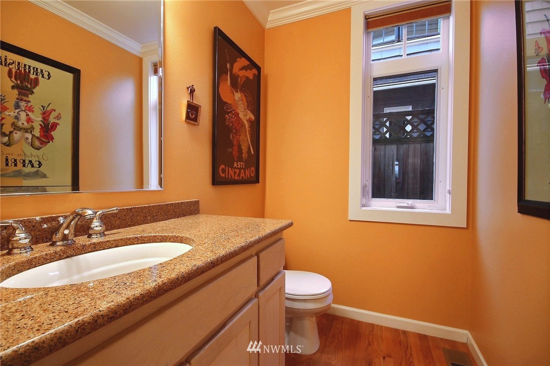 6842 16th Avenue Northeast Seattle, WA 98115 - Photo 12 of 25