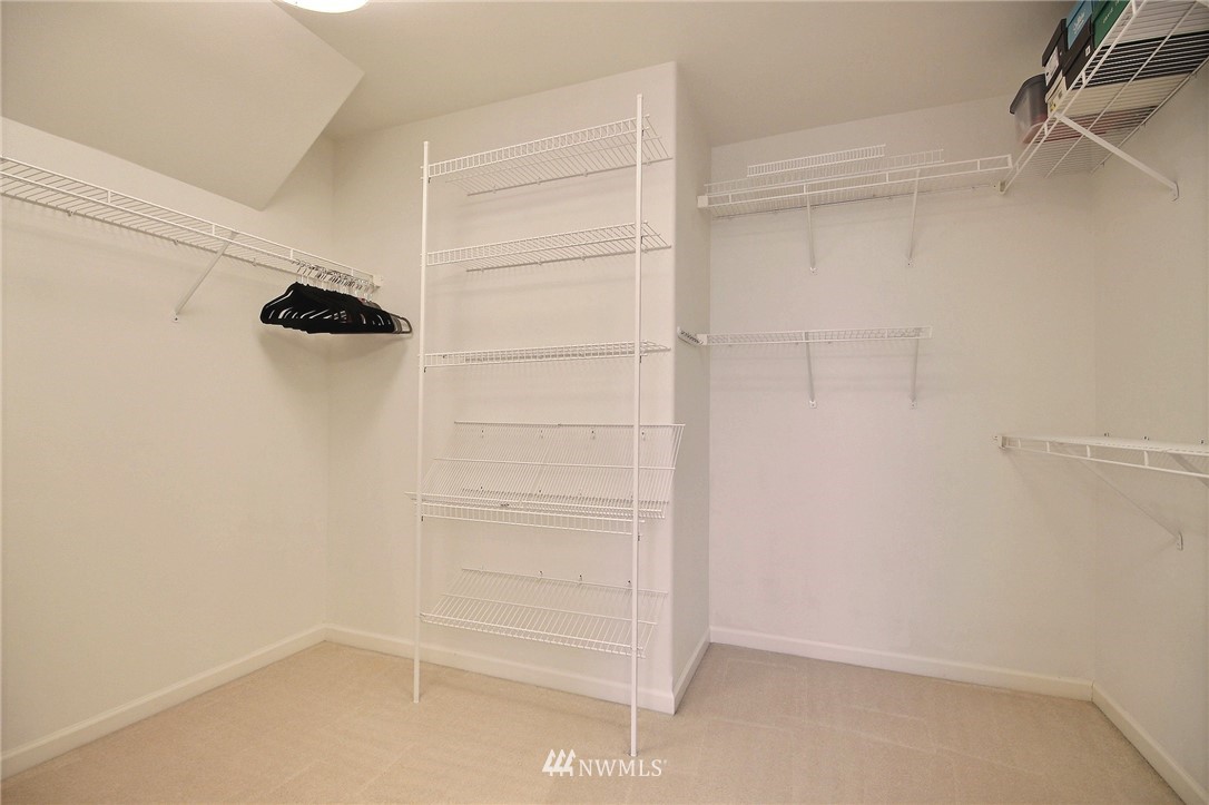 6842 16th Avenue Northeast Seattle, WA 98115 - Photo 16 of 25