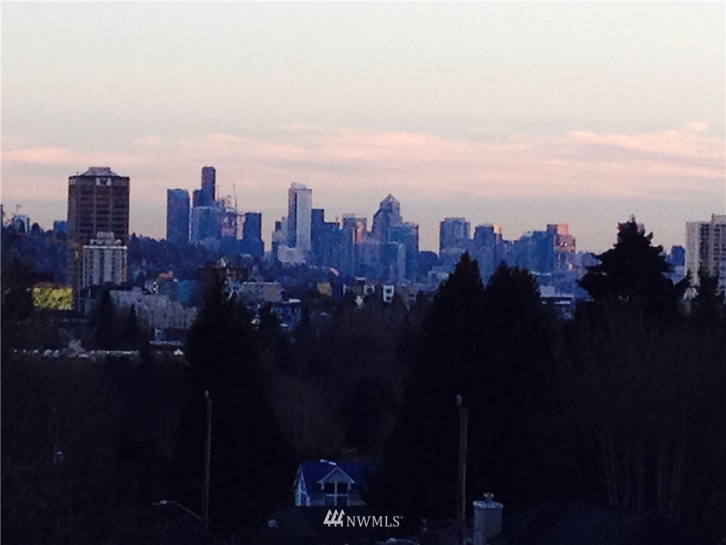 6842 16th Avenue Northeast Seattle, WA 98115 - Photo 21 of 25