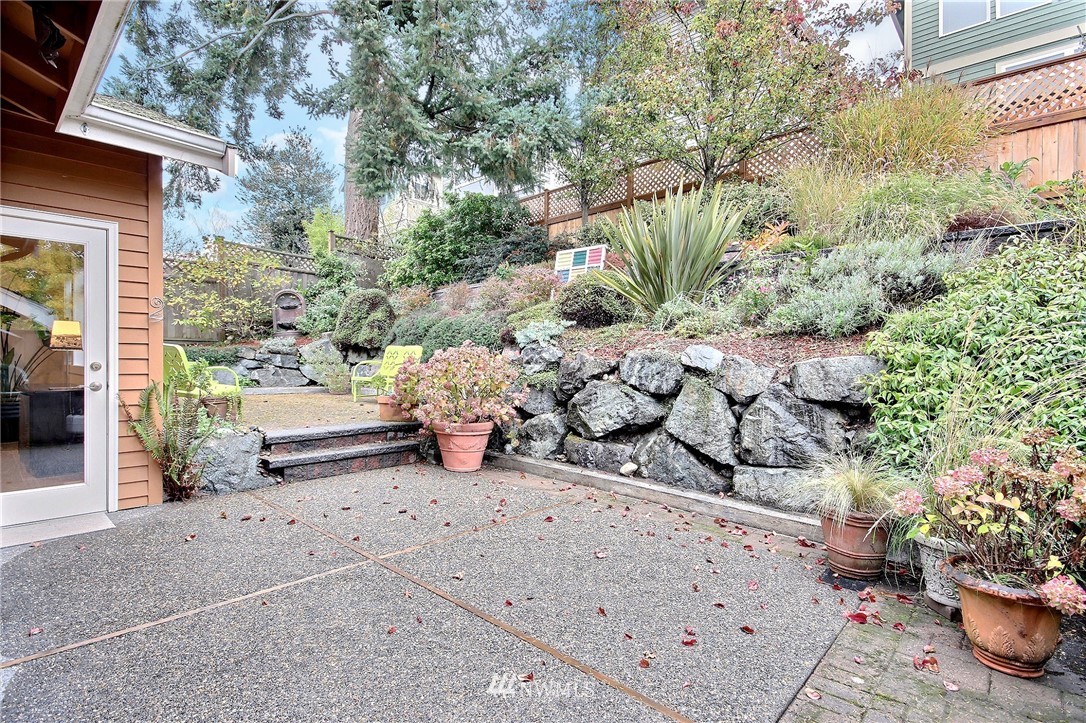 6842 16th Avenue Northeast Seattle, WA 98115 - Photo 23 of 25
