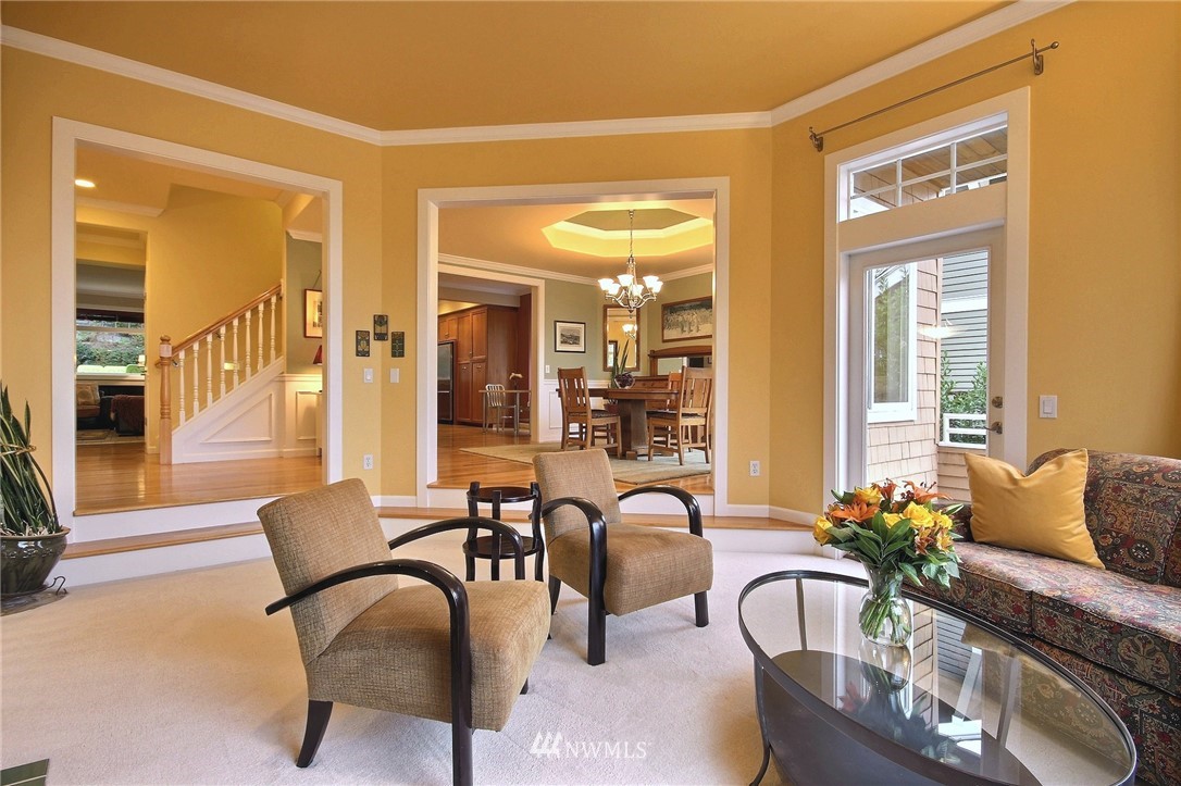 6842 16th Avenue Northeast Seattle, WA 98115 - Photo 4 of 25