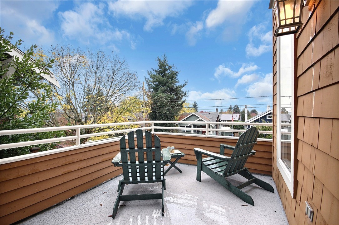 6842 16th Avenue Northeast Seattle, WA 98115 - Photo 6 of 25