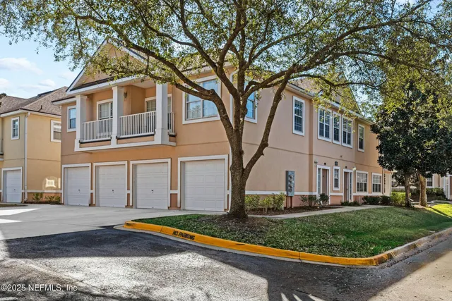 $1,850 | 1731 Forest Lake Circle West, Unit 2, Jacksonville, FL 32225