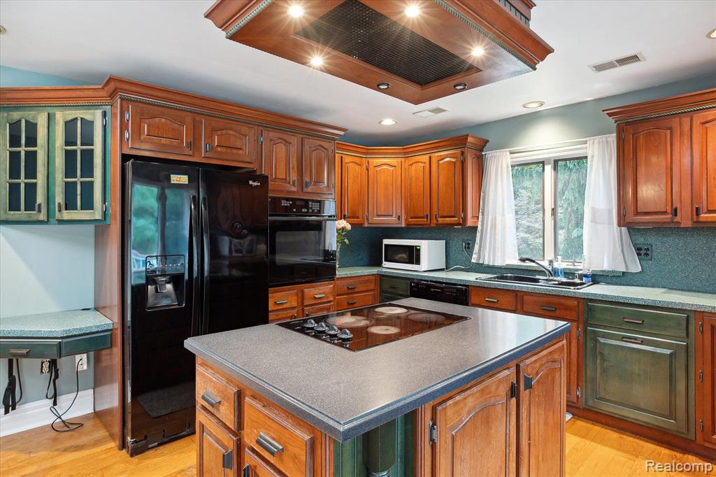 10738 Mcgregor Road Pinckney, MI 48169 - Photo 16 of 43