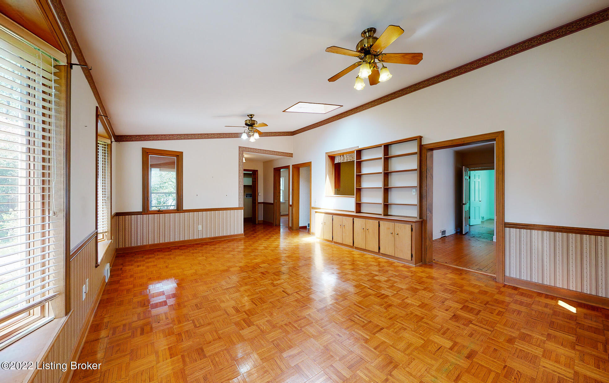 520 Dover Road Louisville, KY 40206 - Photo 22 of 62 Vaulted Ceiling, Ceiling Fans