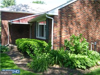 413 Valley View Road Willow Grove, PA 19006 - Photo 3 of 11 Exterior Side