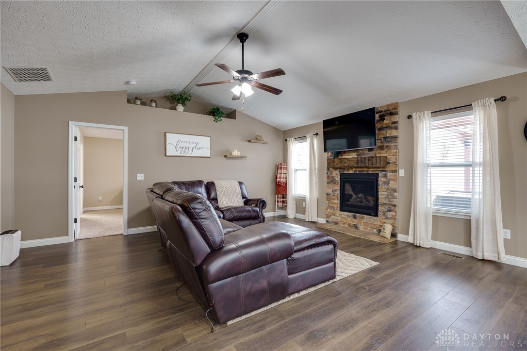 236 Saddlebrook Run Springfield, OH 45502 - Photo 6 of 37 Gallery Image 6