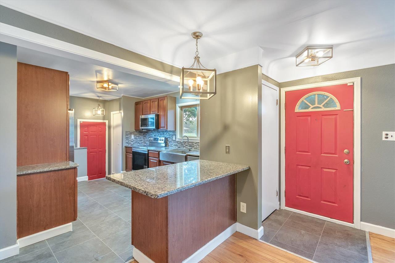 11274 Canal Road Sterling Heights, MI 48314 - Photo 11 of 43 50057091-10.JPG
