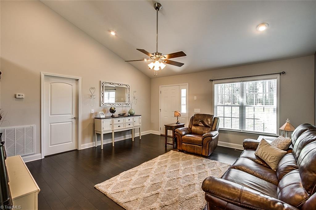 2760 Stutts Road Asheboro, NC 27205 - Photo 5 of 26 Gallery Image 5