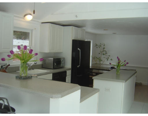 446 Union Bridge Road Duxbury, MA 02332 - Photo 3 of 15 Gallery Image 3