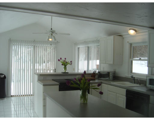 446 Union Bridge Road Duxbury, MA 02332 - Photo 4 of 15 Gallery Image 4