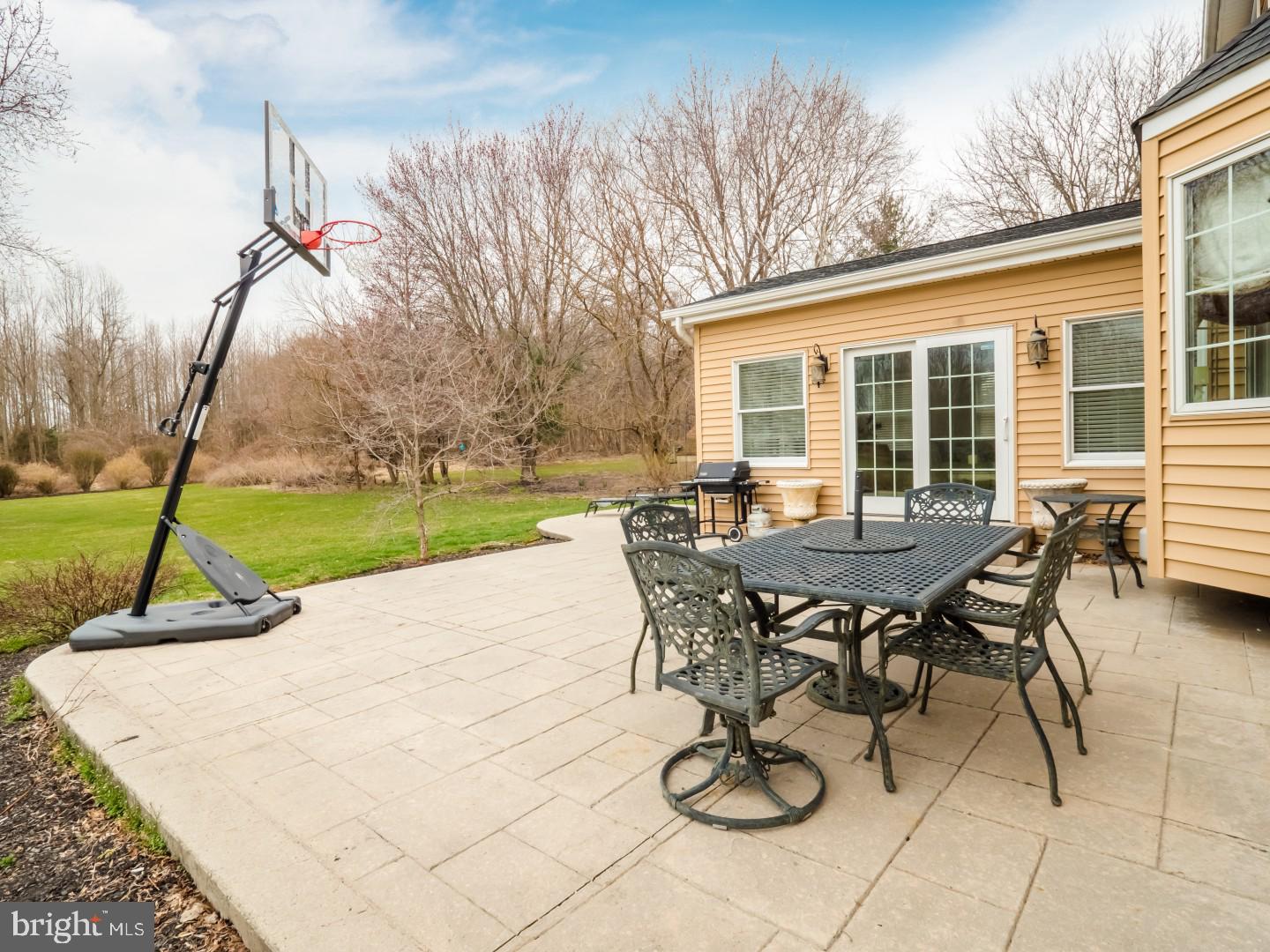 1281 Fountain Road Newtown, PA 18940 - Photo 26 of 29 Patio