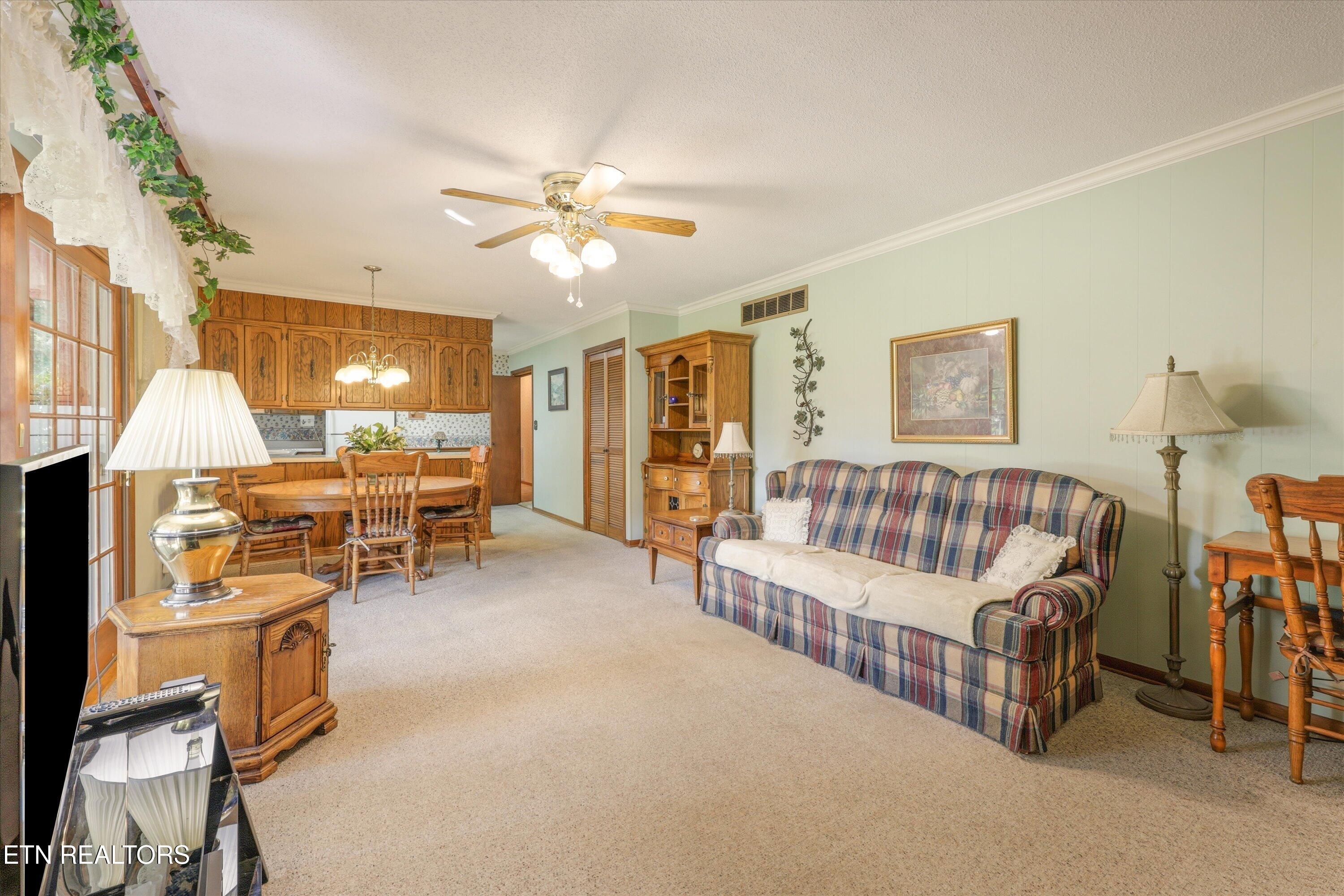 827 West Cunningham Street Alcoa, TN 37701 - Photo 10 of 43 10-827 W Cunningham St13