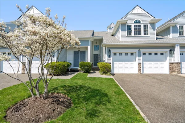 $1,750,000 | 5 Sea Isle Landing, Glen Cove, NY 11542