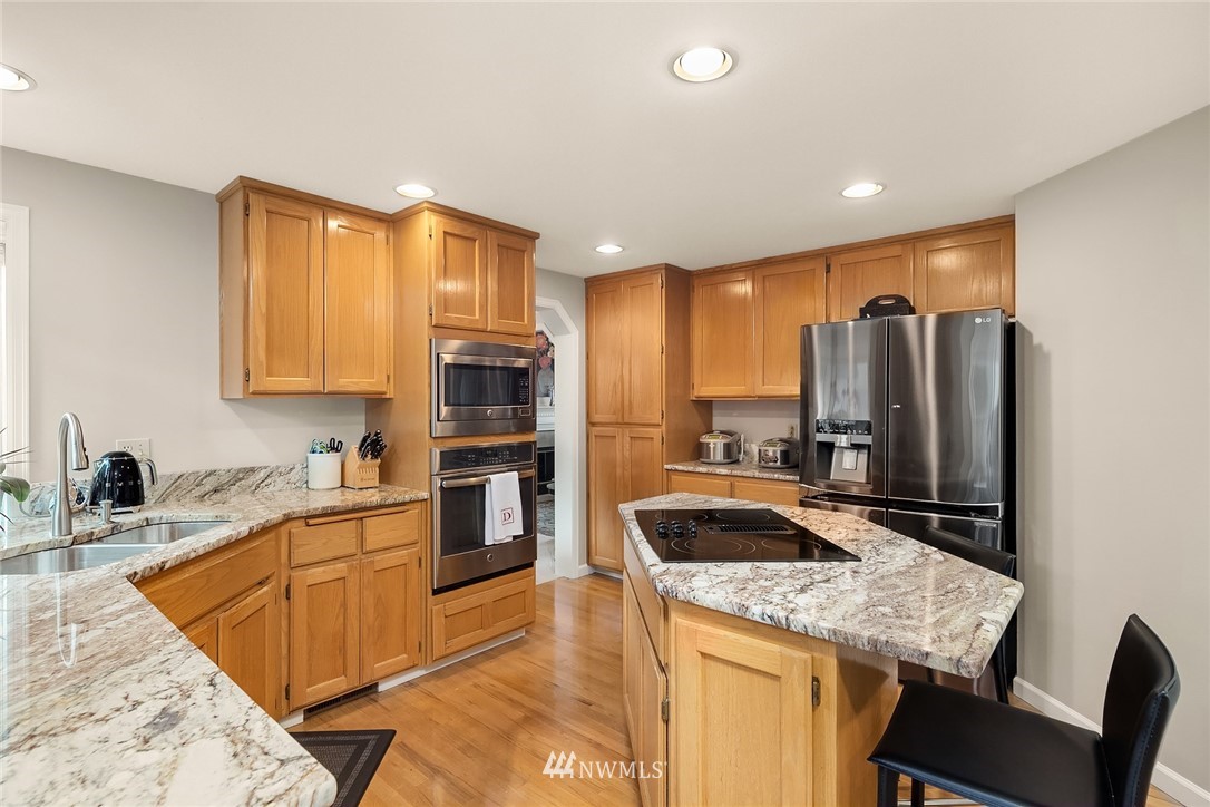 13907 Southeast 158th Street Renton, WA 98058 - Photo 11 of 26 Gallery Image 11