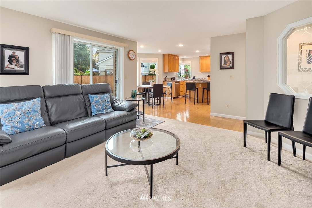 13907 Southeast 158th Street Renton, WA 98058 - Photo 8 of 26 Gallery Image 8