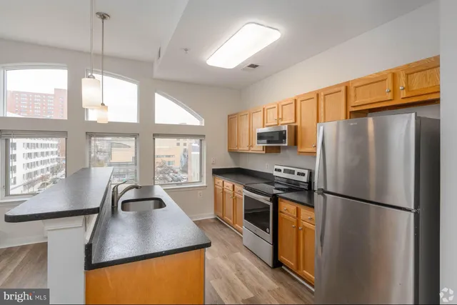 $1,800 | 301 West Franklin Street, Unit 505, Baltimore, MD 21201