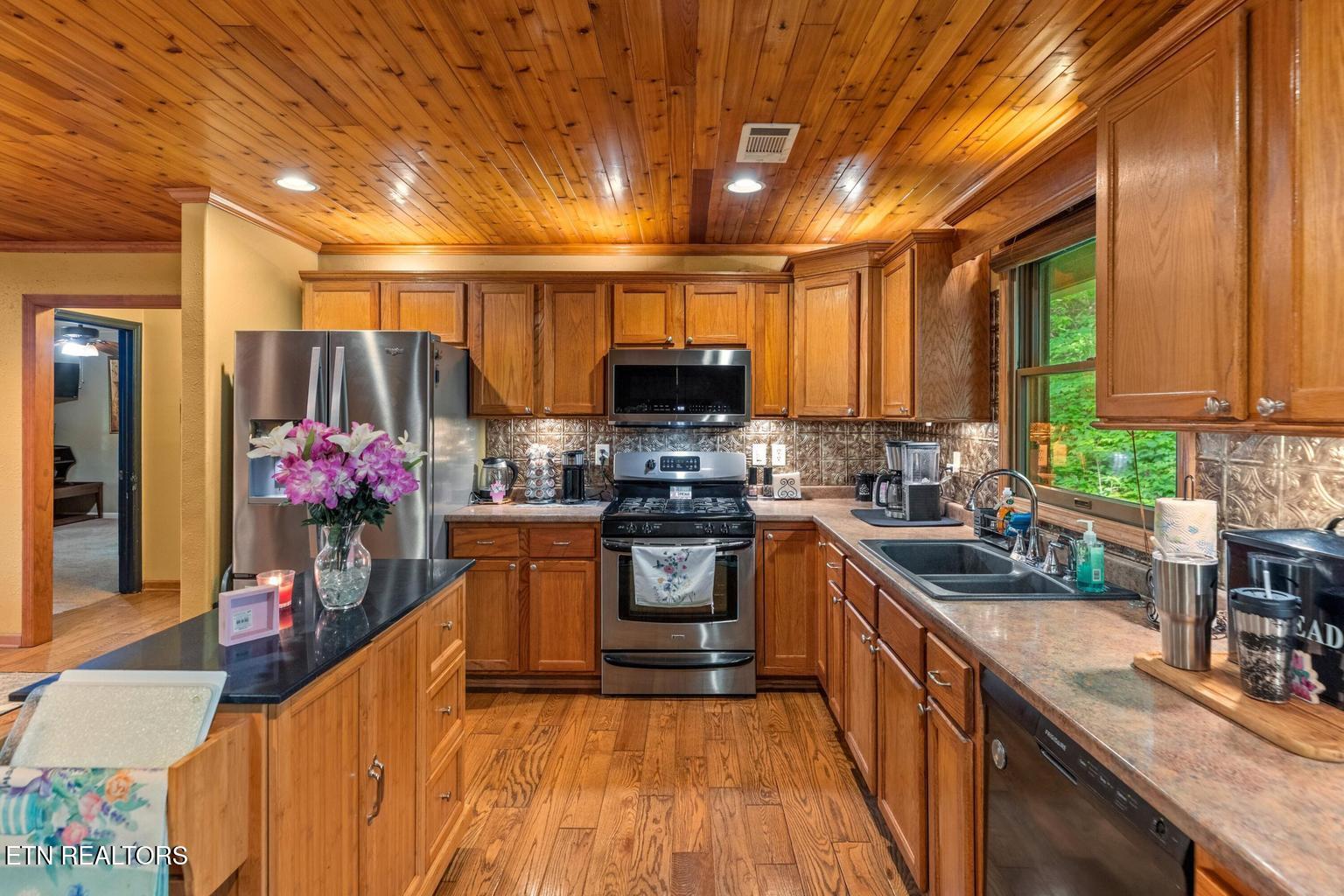 928 East Cross Road Dandridge, TN 37725 - Photo 13 of 41 13