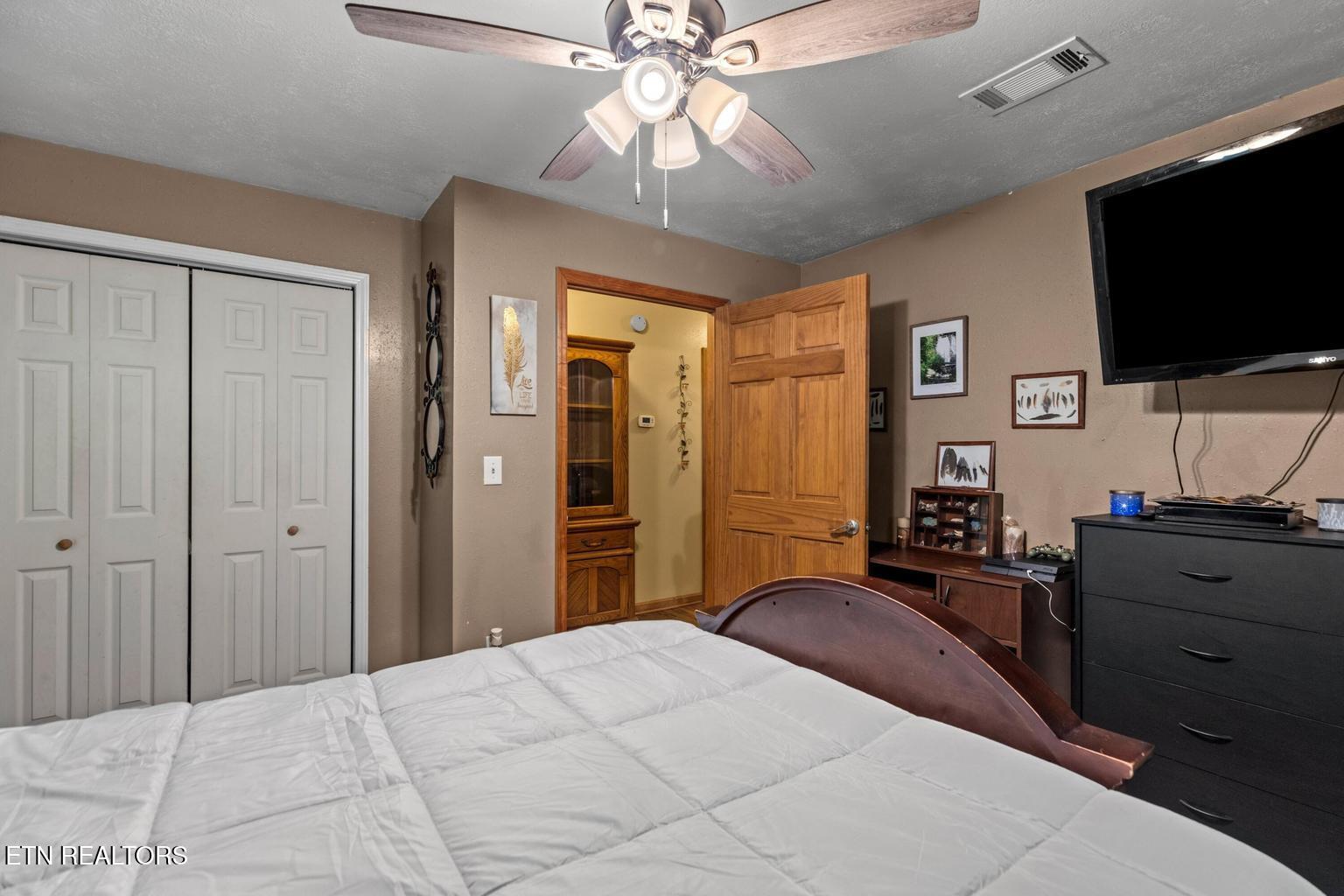 928 East Cross Road Dandridge, TN 37725 - Photo 27 of 41 27