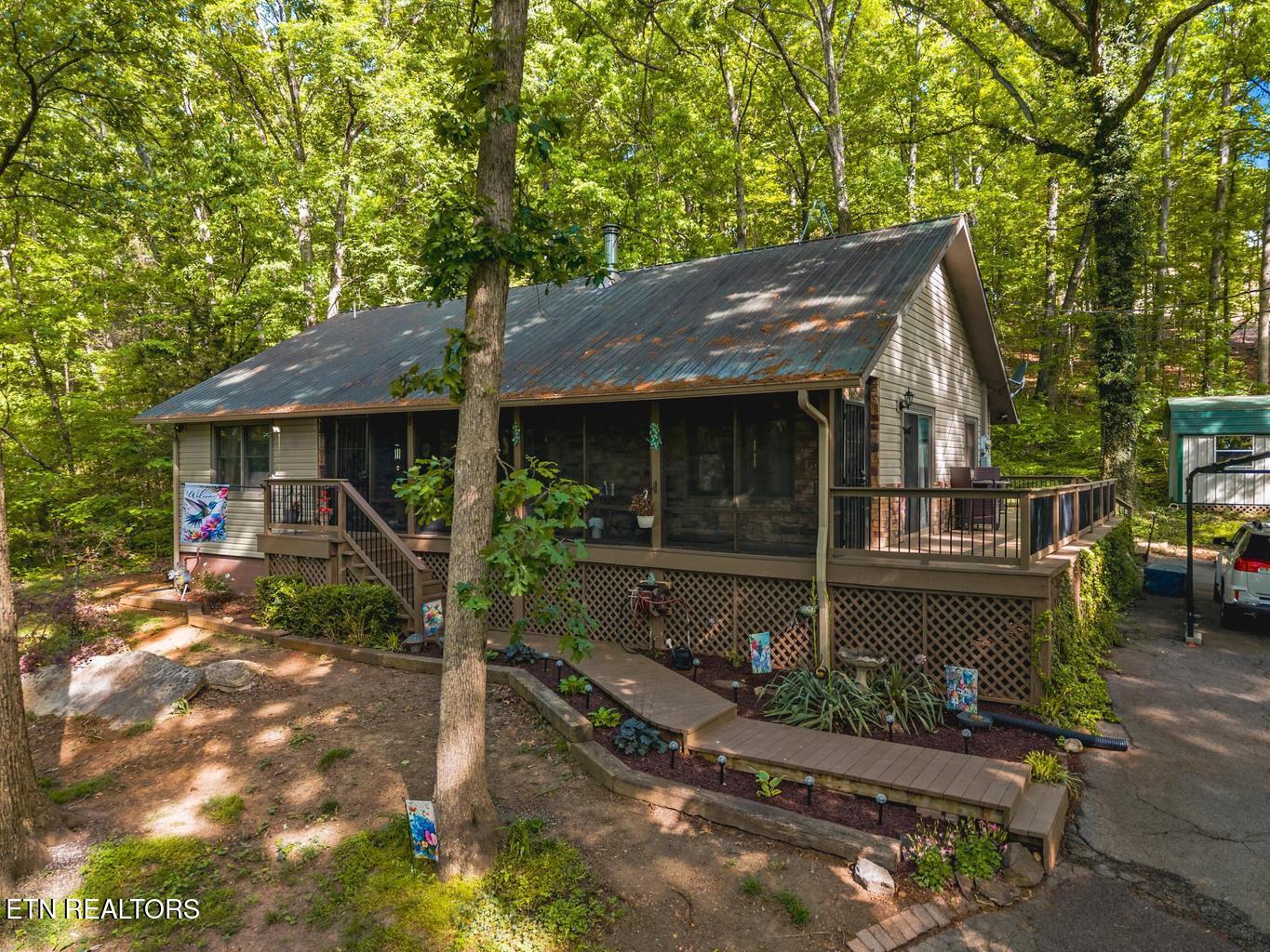 928 East Cross Road Dandridge, TN 37725 - Photo 3 of 41 3