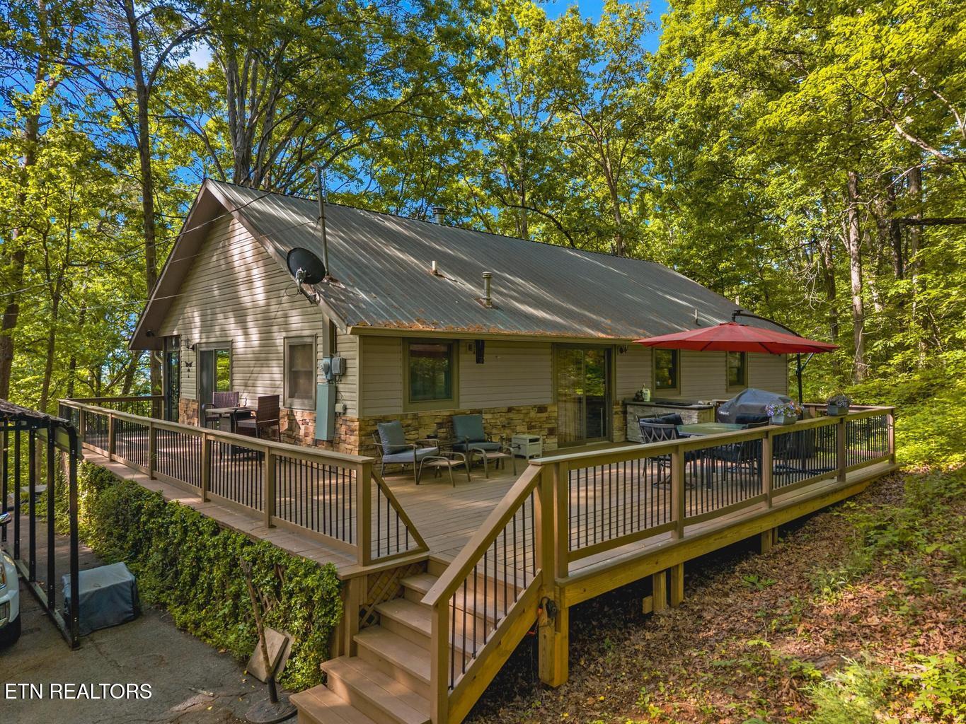 928 East Cross Road Dandridge, TN 37725 - Photo 4 of 41 4