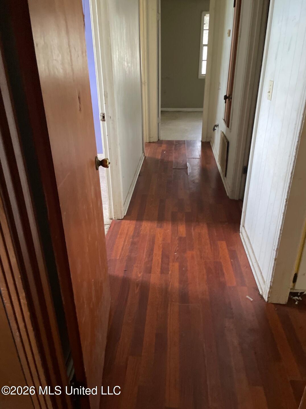 443 Smith Road Cleveland, MS 38732 - Photo 10 of 13 Hallway