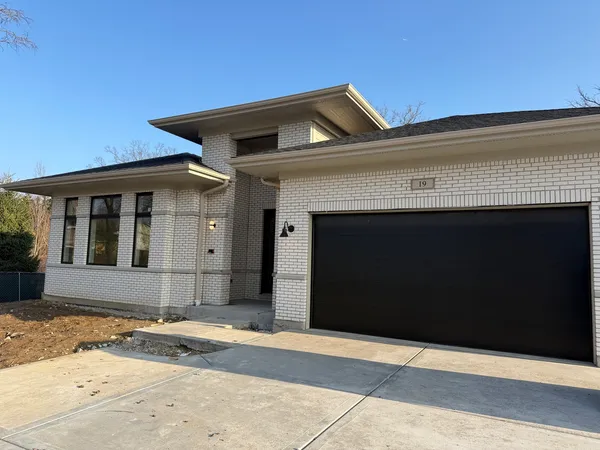 $1,575,000 | 19 Heritage Drive, Highland Park, IL 60035