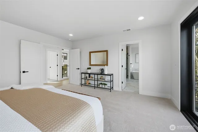 $2,800,000 | 16068 Southeast 44th Court, Bellevue, WA 98006