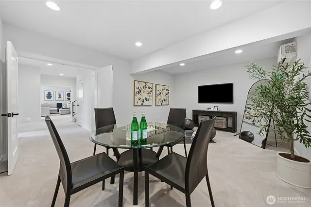 $2,800,000 | 16068 Southeast 44th Court, Bellevue, WA 98006