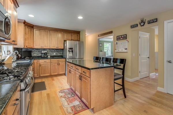 24 Ledge Road Chelmsford, MA 01863 - Photo 17 of 30