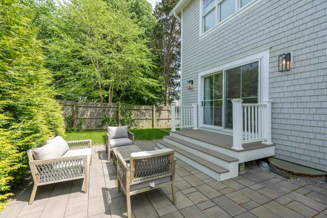 $4,500 | 4 Leslie Street, Woods Hole, MA 02543