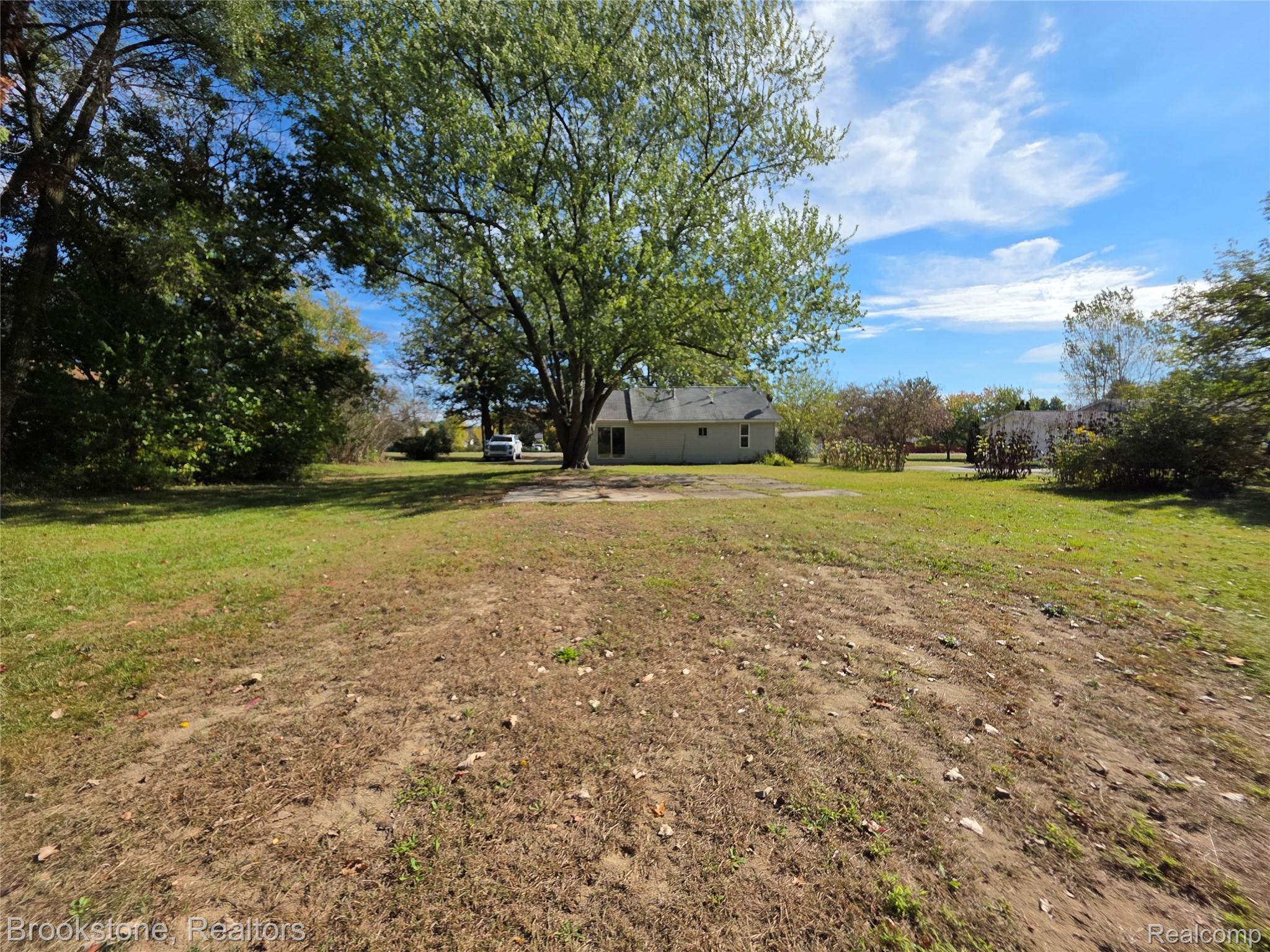 7385 North Lewis Road Mount Morris, MI 48458 - Photo 5 of 8 View of green lawn