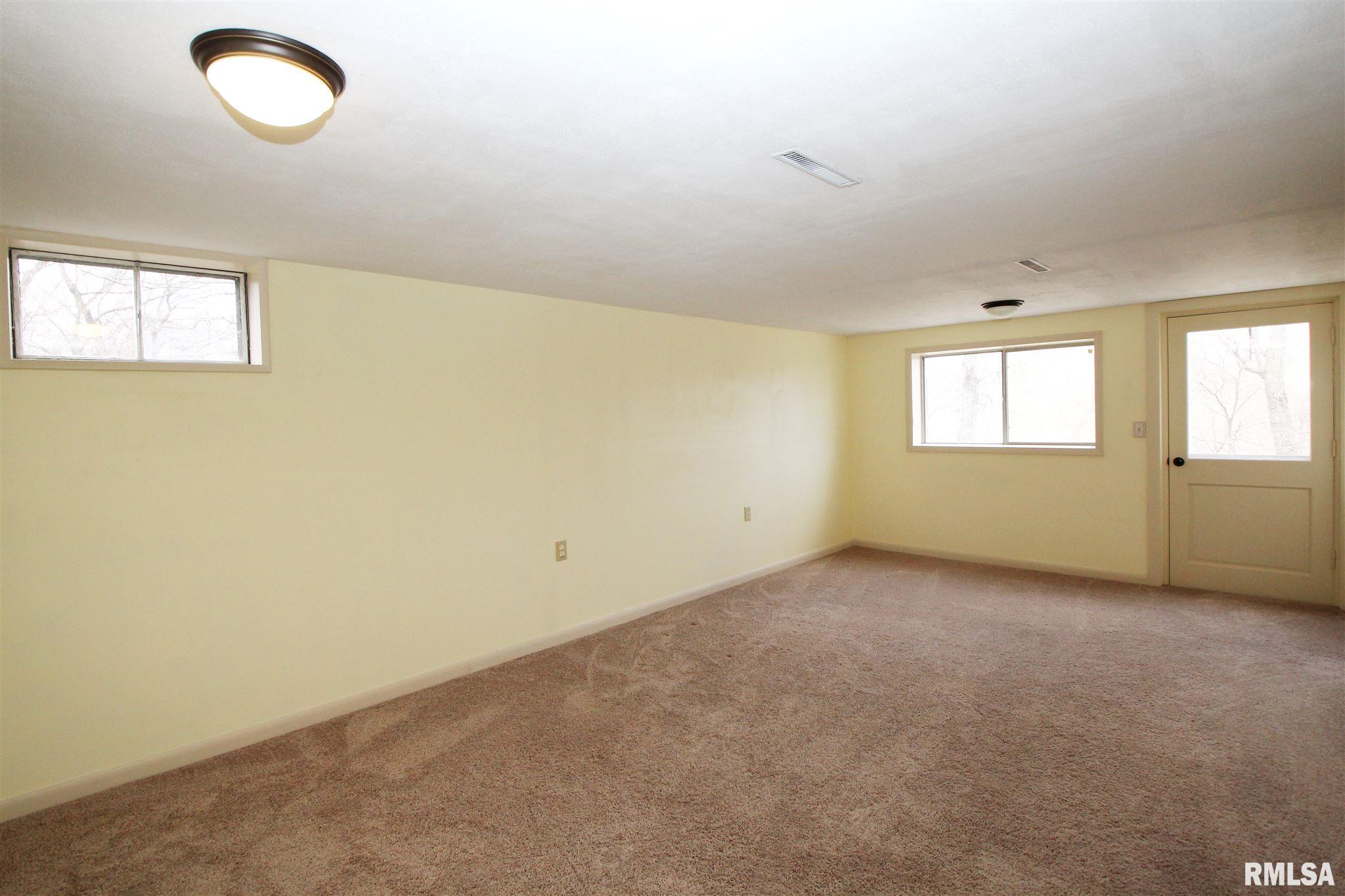 9021 North Picture Ridge Road Peoria, IL 61615 - Photo 27 of 42 Gallery Image 27