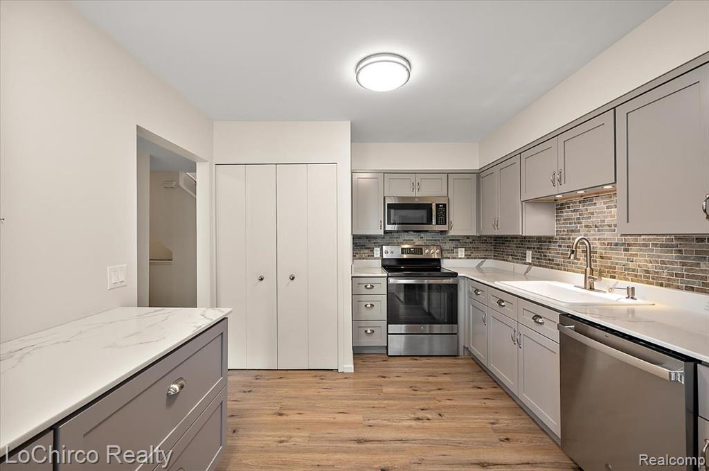 733 Hamilton Court Rochester Hills, MI 48307 - Photo 16 of 79