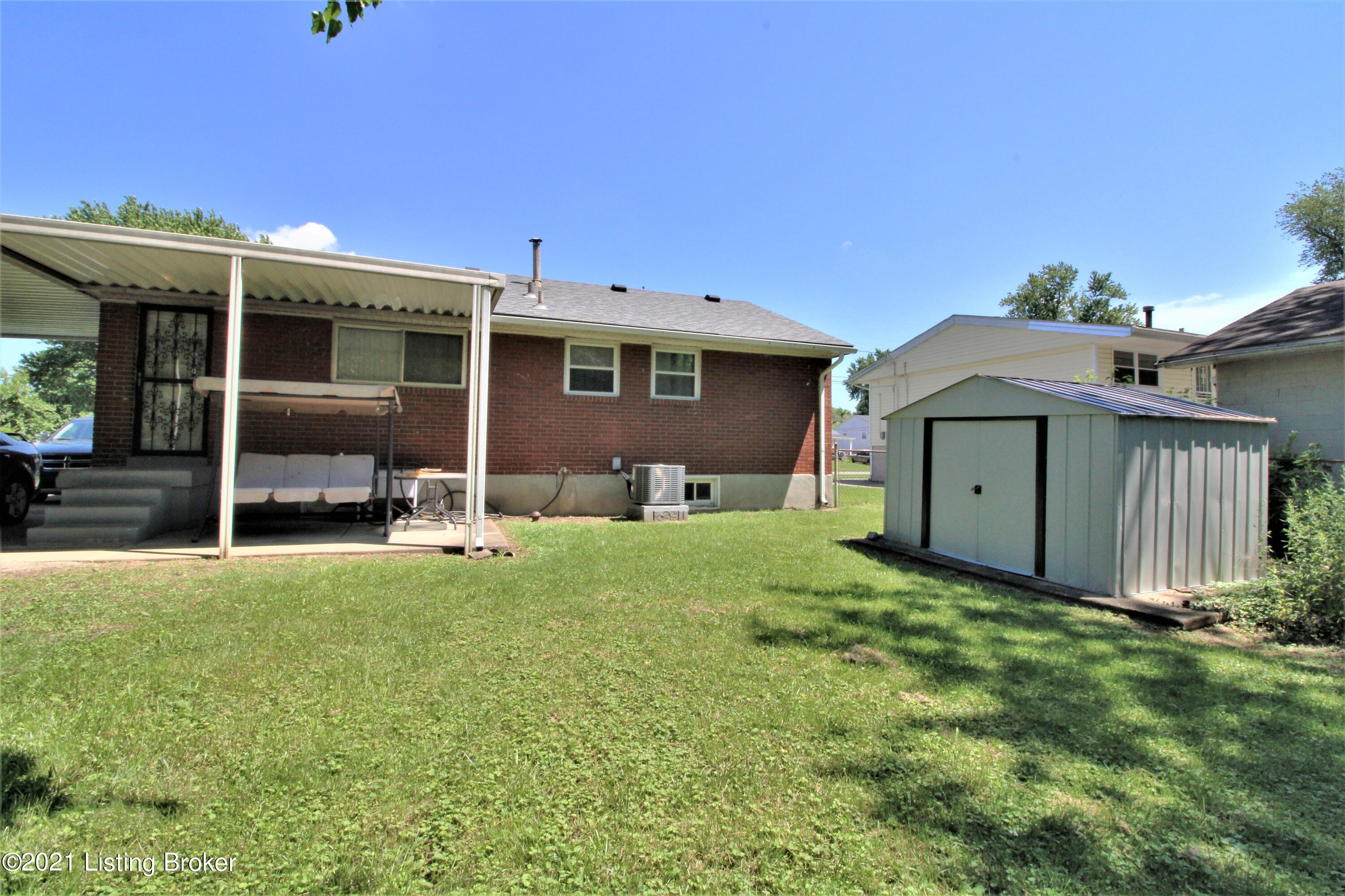 5204 Red Fern Road Louisville, KY 40218 - Photo 10 of 16 IMG_4703
