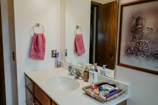 $169,900 | 920 Andover Court Southeast, Grand Rapids, MI 49508