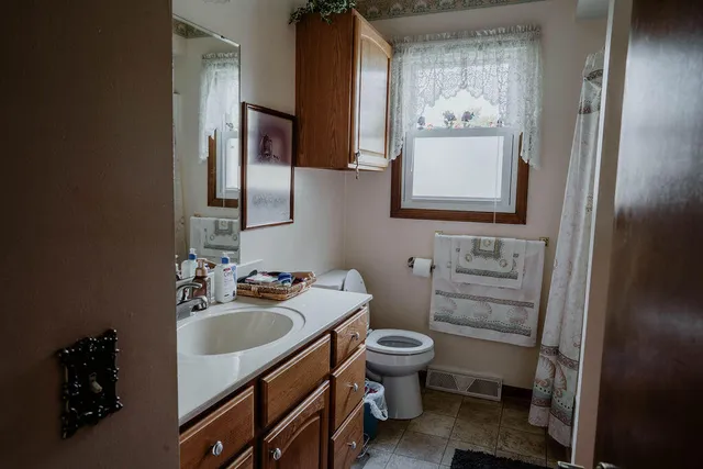 $169,900 | 920 Andover Court Southeast, Grand Rapids, MI 49508