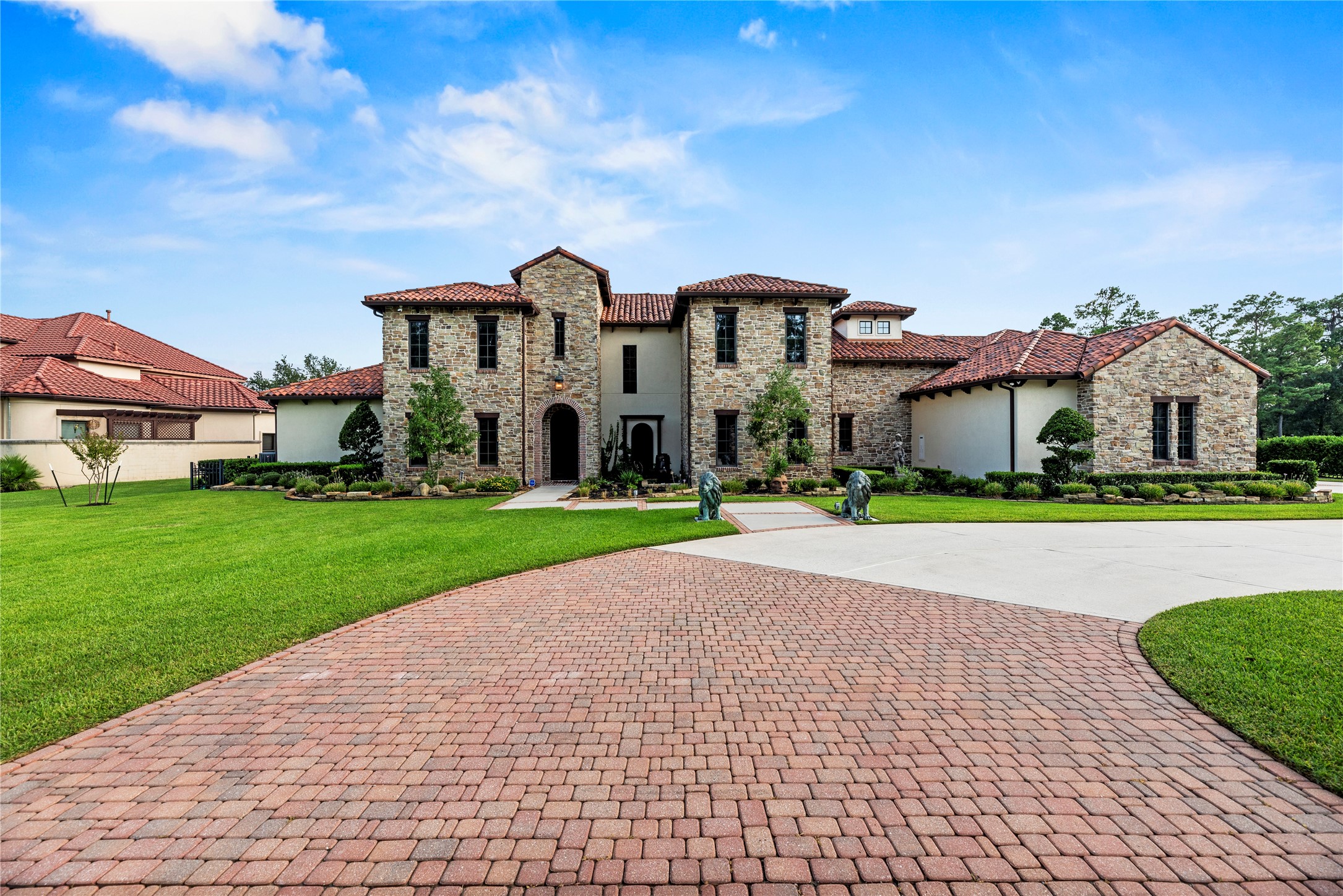 a front view of house with yard