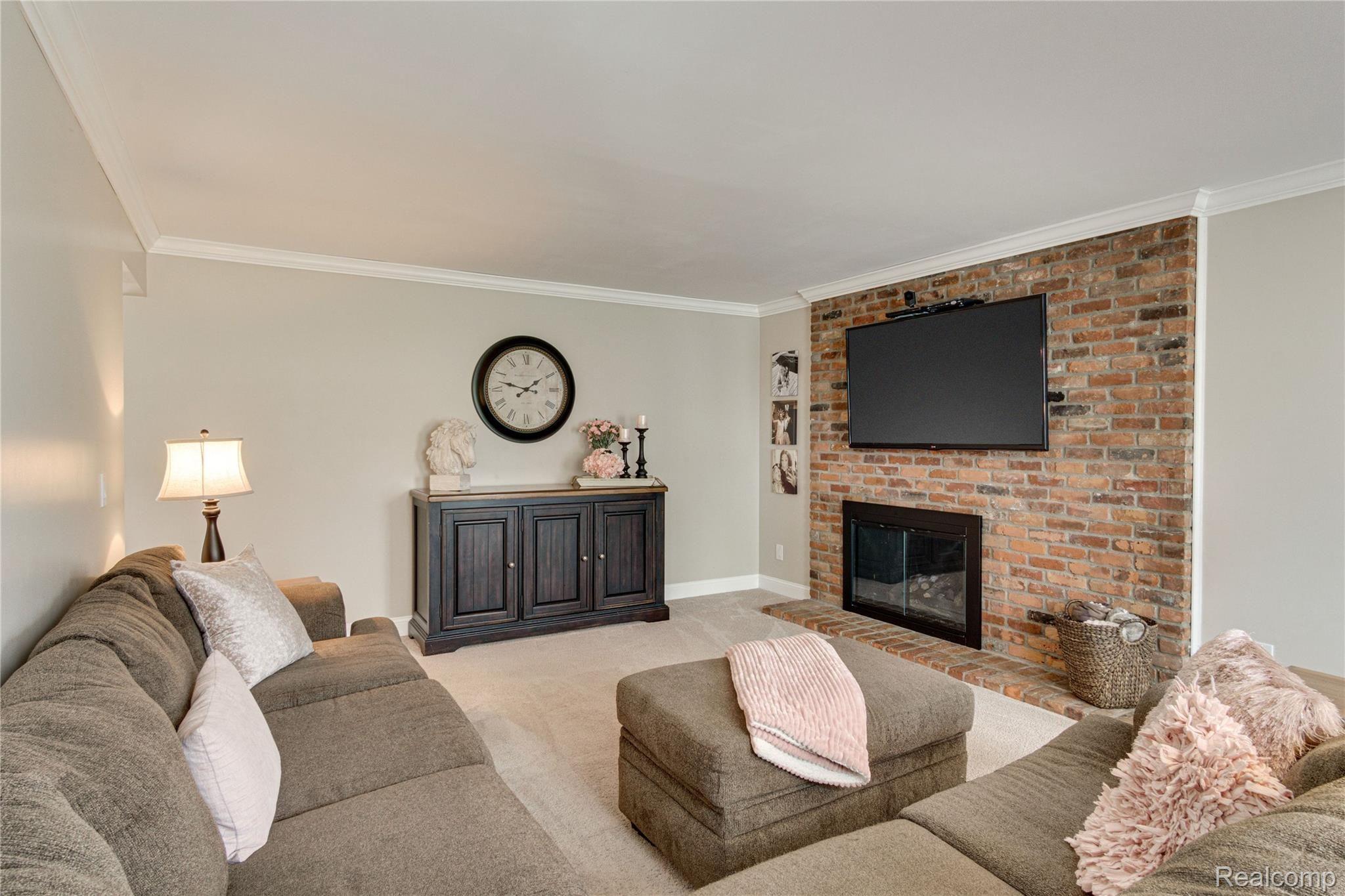 5322 Owen Road Linden, MI 48451 - Photo 4 of 33 Interiors (5 of 54).jpg