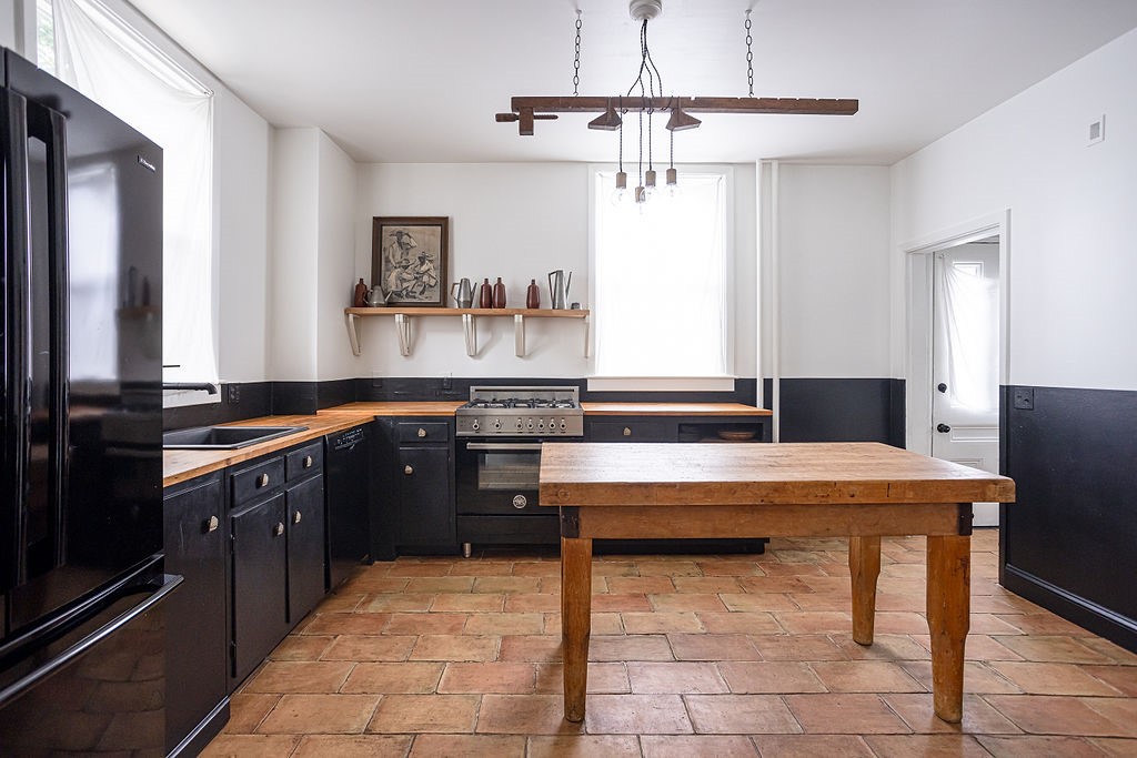 519 Spring Street Newport, RI 02840 - Photo 18 of 40