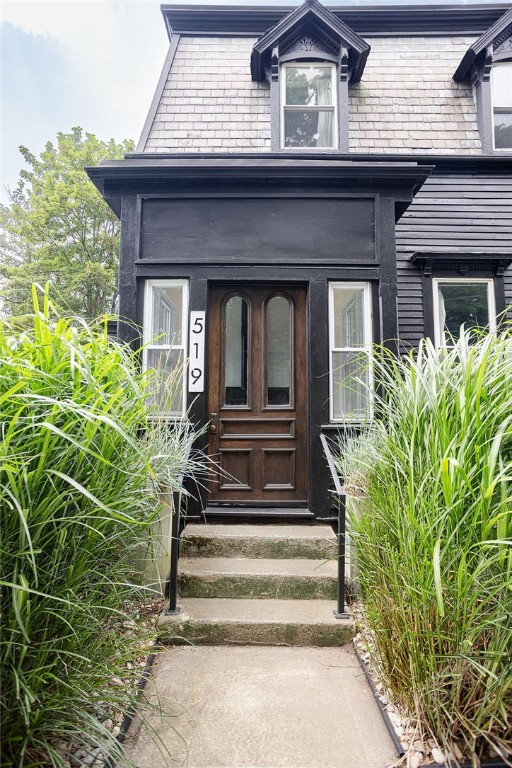 519 Spring Street Newport, RI 02840 - Photo 2 of 40