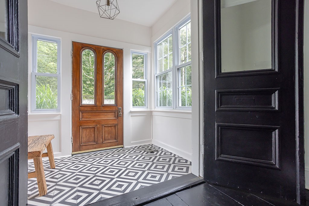 519 Spring Street Newport, RI 02840 - Photo 3 of 40
