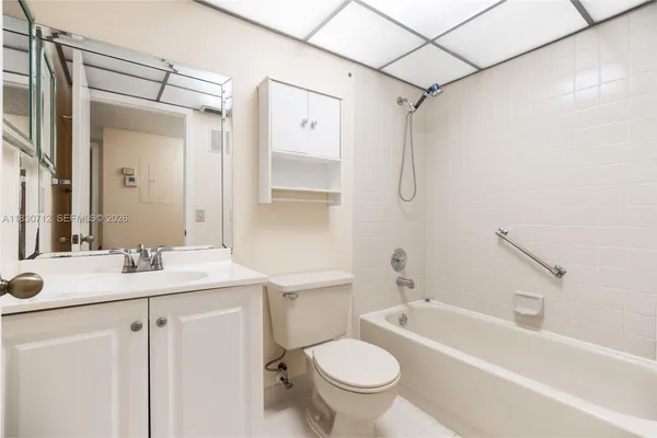 $1,675 | 10869 West Clairmont Circle, Unit 209, Tamarac, FL 33321