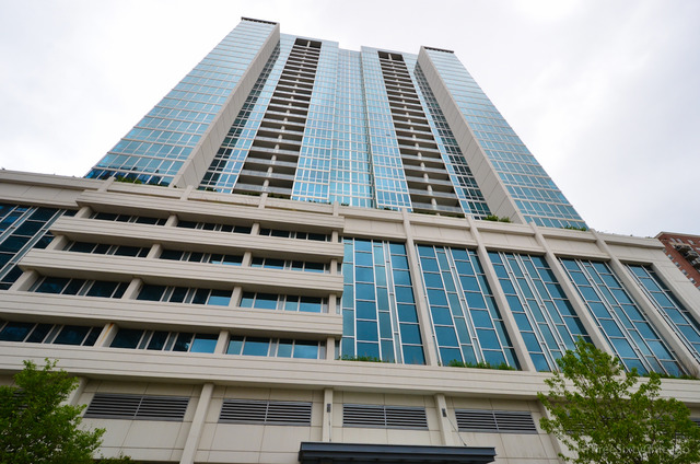 1629 South Prairie Avenue, Unit 809 Chicago, IL 60616 - Photo 1 of 24 a front view of a building