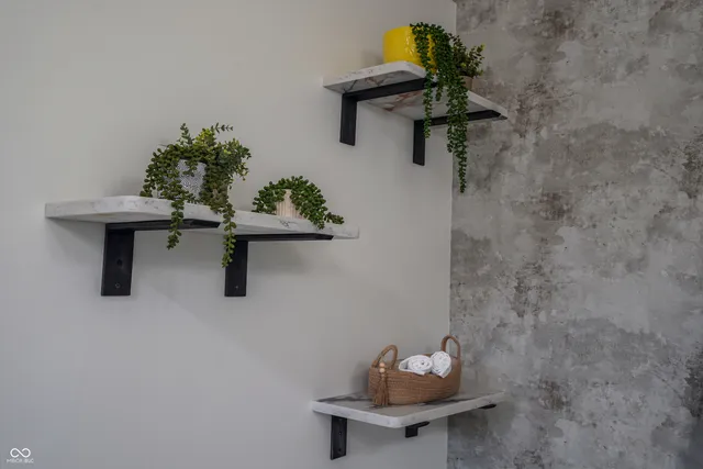 $629,999 | 1537 Greer Dell Road, Indianapolis, IN 46260