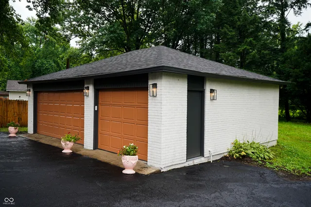 $629,999 | 1537 Greer Dell Road, Indianapolis, IN 46260