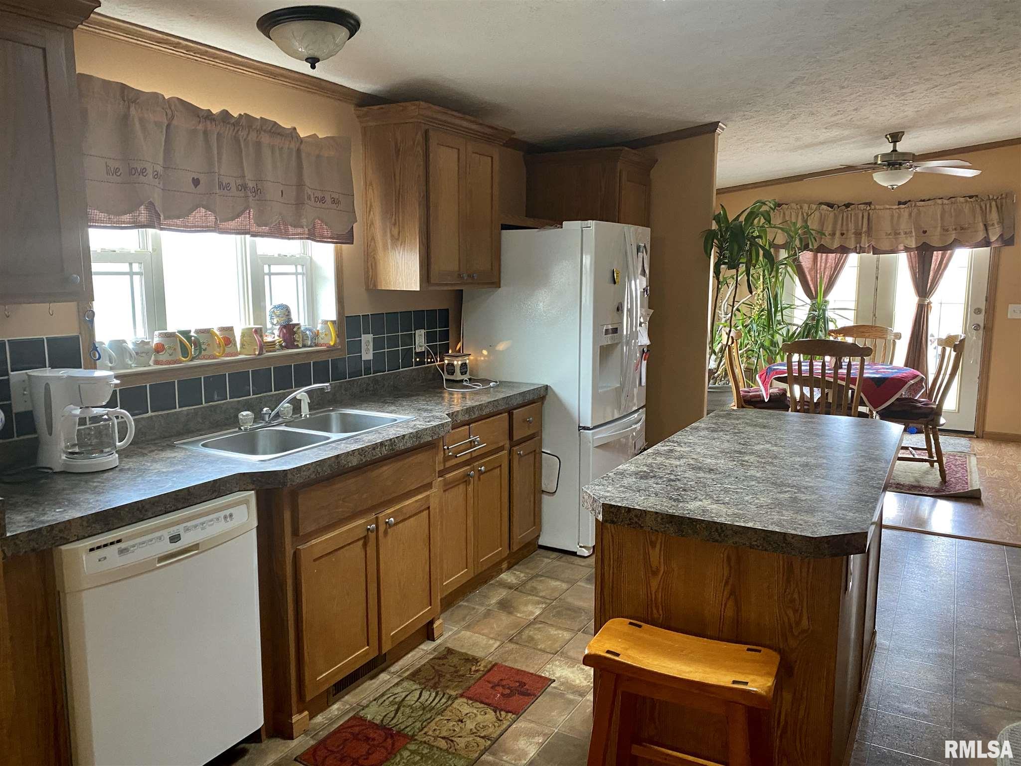 879 230th Street Viola, IL 61486 - Photo 11 of 23 Gallery Image 11
