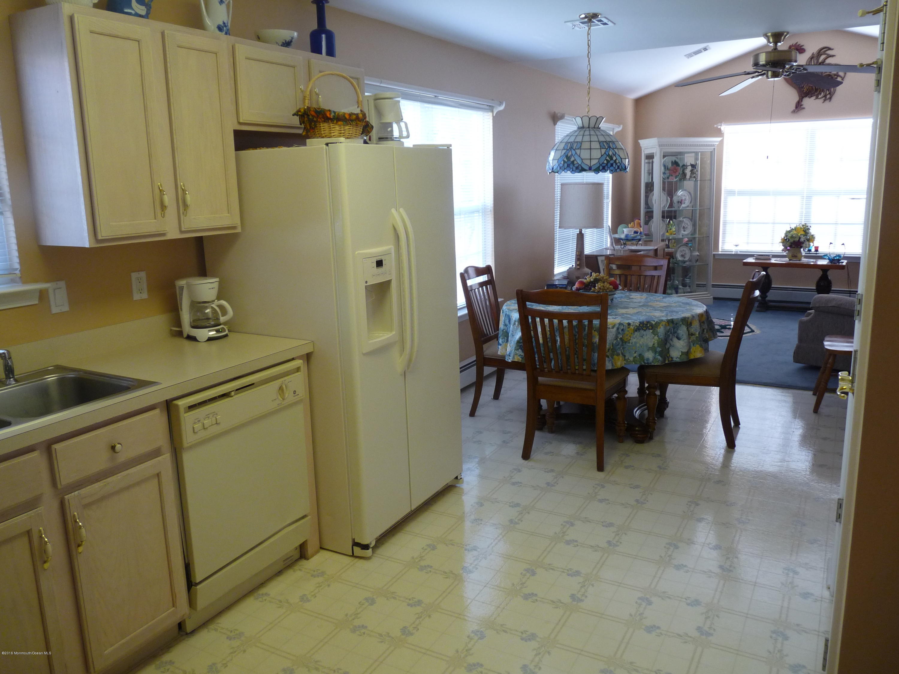 14 Clear Lake Road Whiting, NJ 08759 - Photo 5 of 29 Eat in Kitchen