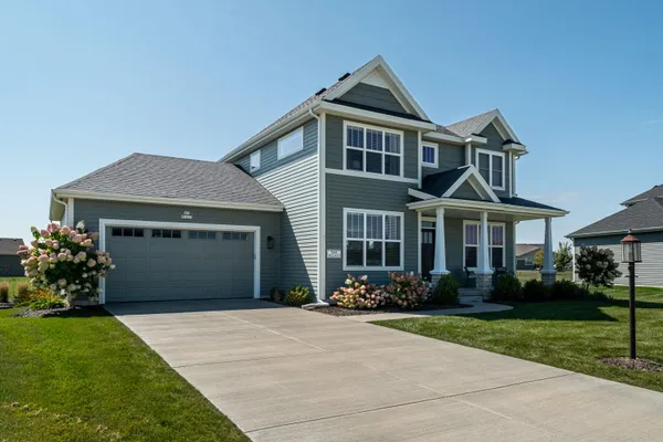 $700,000 | N61-w21633 Legacy Trail, Menomonee Falls, WI 53051