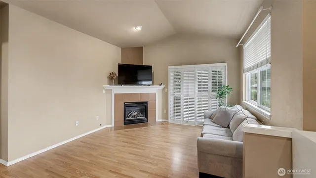 $420,000 | 1500 South 18th Street, Unit S202, Renton, WA 98055